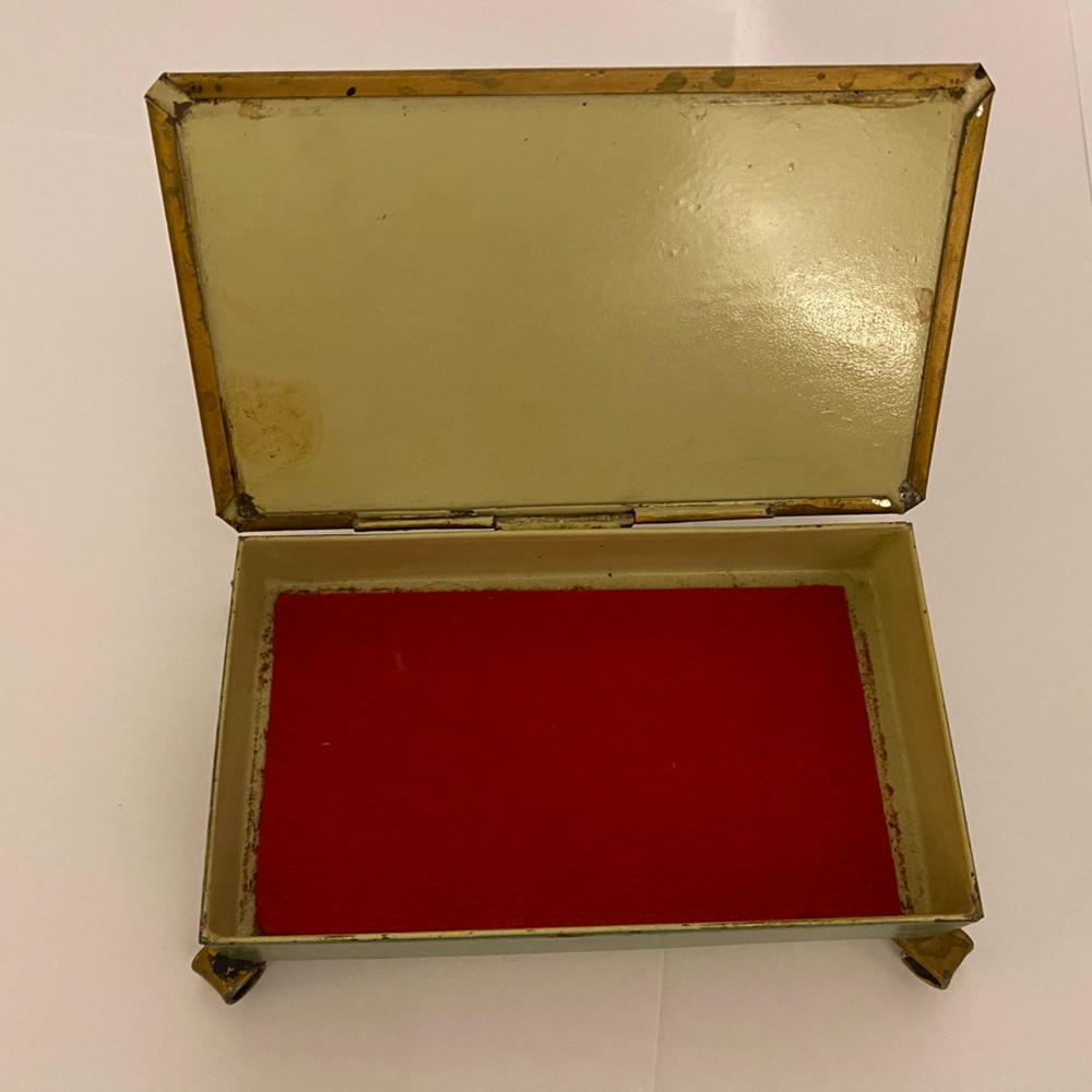 Vintage Dutch Toleware Metal Cigarette Box on Feet - Picture 9 of 16
